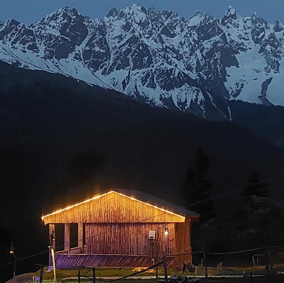 Khana Badosh Resort Kalam Exteriör bild