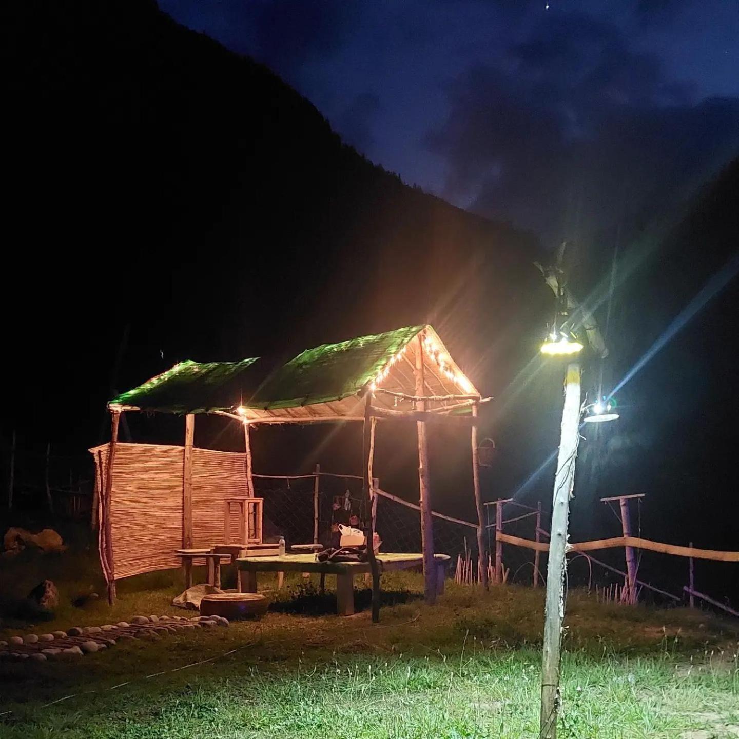 Khana Badosh Resort Kalam Exteriör bild
