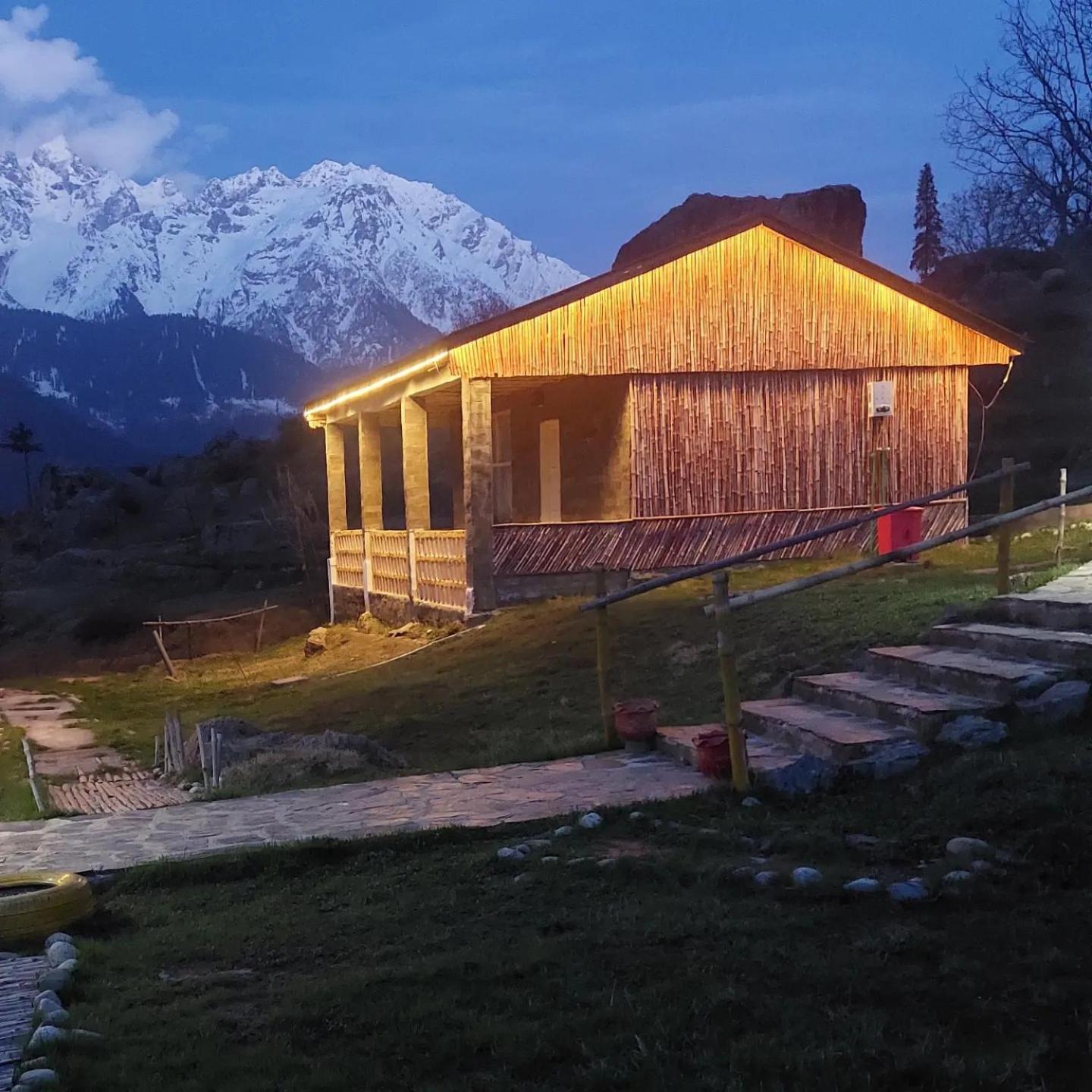 Khana Badosh Resort Kalam Exteriör bild